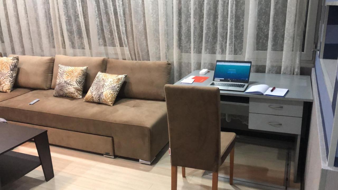 Large And Central Apartment In The Heart Of Baku, Close To Icheri Sheher Metro Station And The Fountain Square Exterior photo